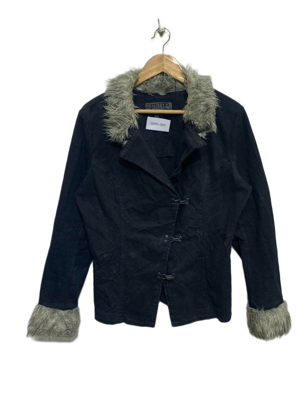 DZRS-094 ( Brand: TRIPP )